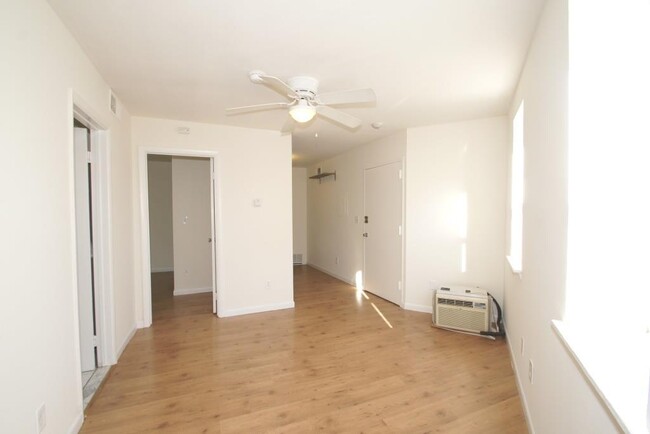 Building Photo - 2435 Grays Ferry Ave