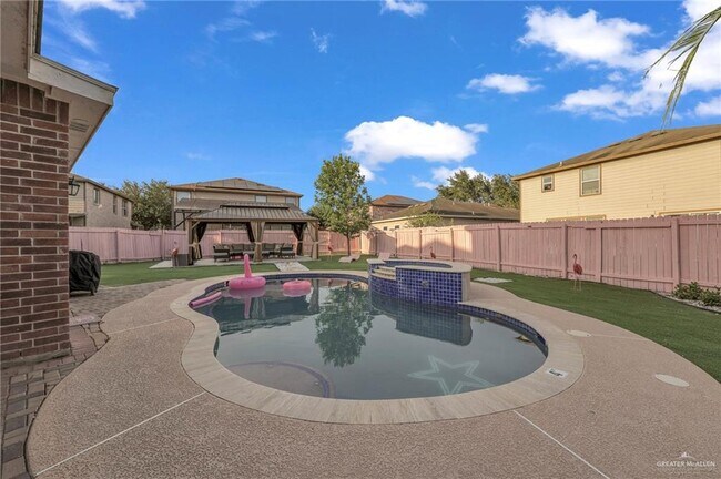 Building Photo - 32 Robin Ave