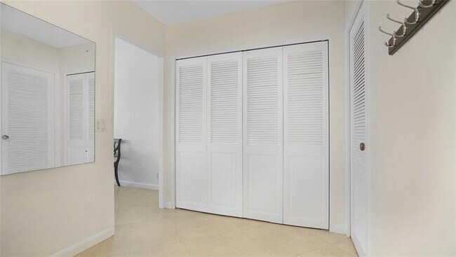 Building Photo - 3430 Galt Ocean Dr