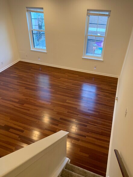 Building Photo - 1424 Catharine St