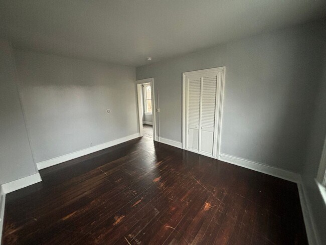 Building Photo - 17 Noble