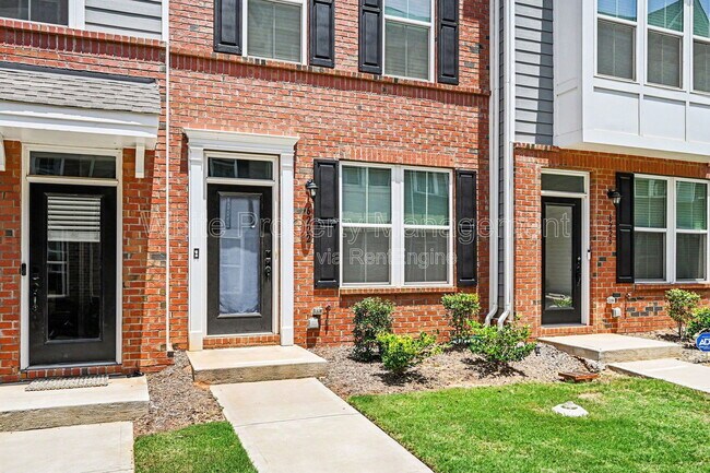 Building Photo - 6222 Cleburne Ct