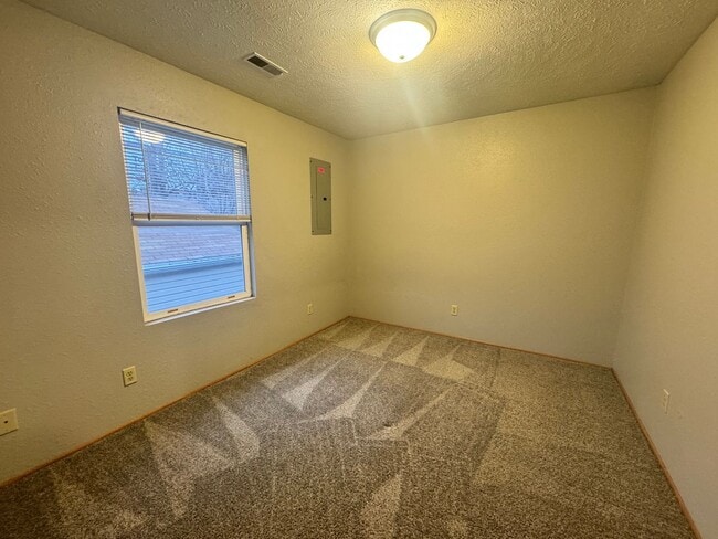 Building Photo - 2638 Q St