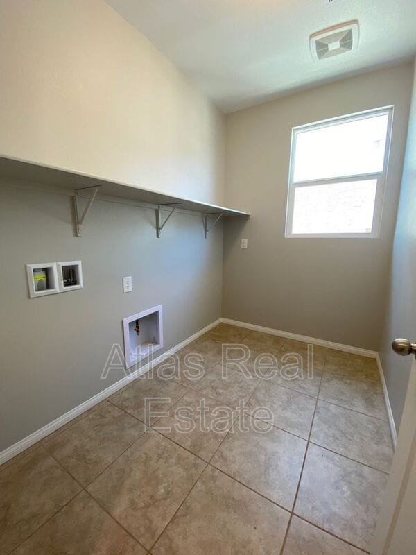 Building Photo - 10455 Skye Knoll Ave