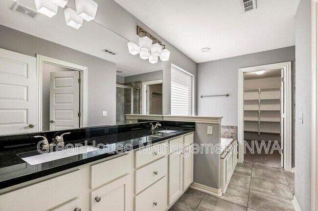 Building Photo - 4405 SW Eggersway Pl