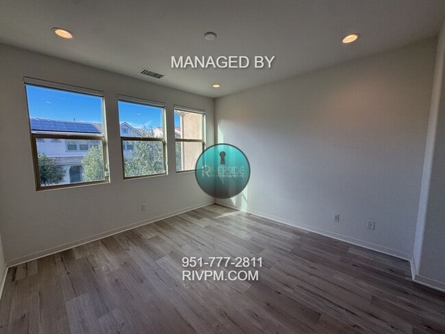 Building Photo - DISCOVER YOUR DREAM CONDO AT BEDFORD IN CORONA!!  SOLAR INCLUDED!
