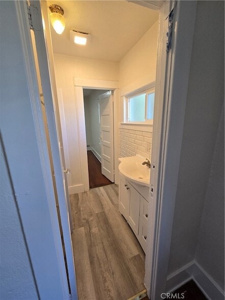 Building Photo - 819 Huntington St