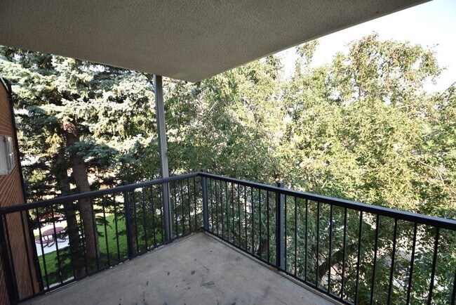 Building Photo - 4440 Laguna Pl