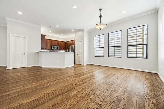 Building Photo - 5308 Larkin St