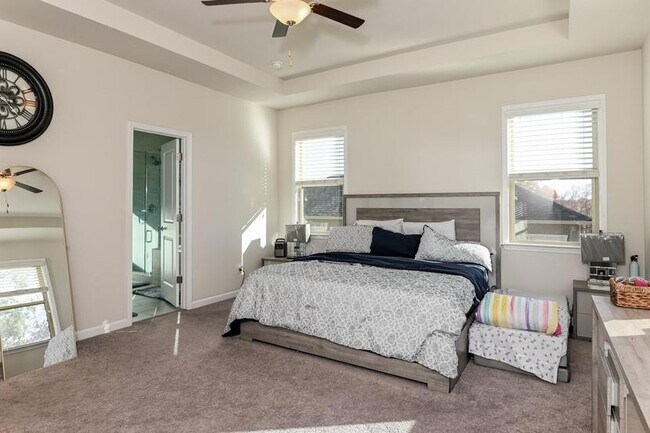 Building Photo - 4245 Grandview Pointe Wy