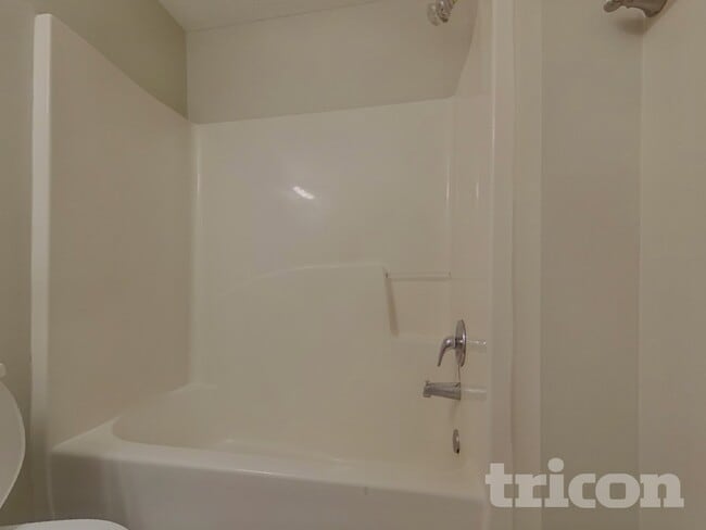 Building Photo - 6972 Foxmoor Way