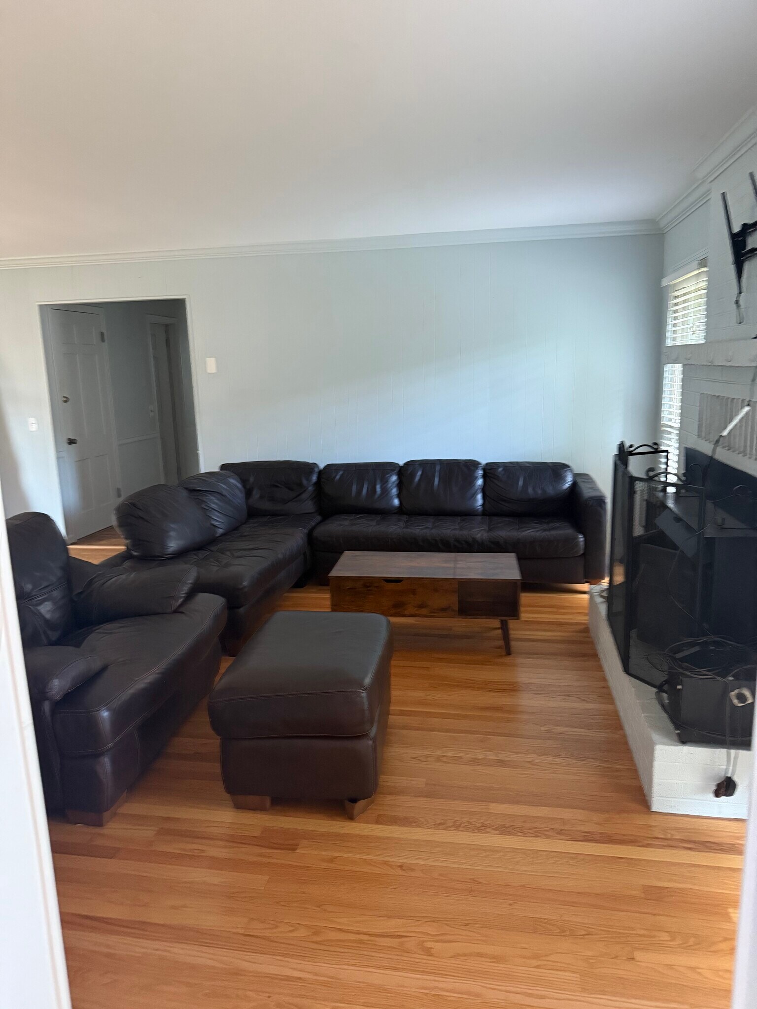 Building Photo - 212 White Oak St