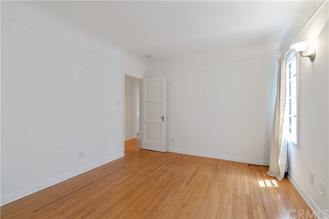 Building Photo - 2560 Amherst Ave