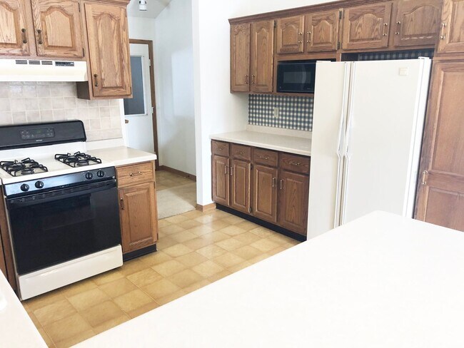 Building Photo - 3 Bedroom, 3 Bath Home With 2-Car Attached Garage In Rothschild