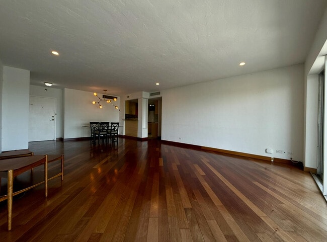Building Photo - 2451 Brickell Ave