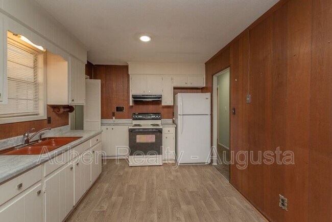 Building Photo - 1514 Bleakley St