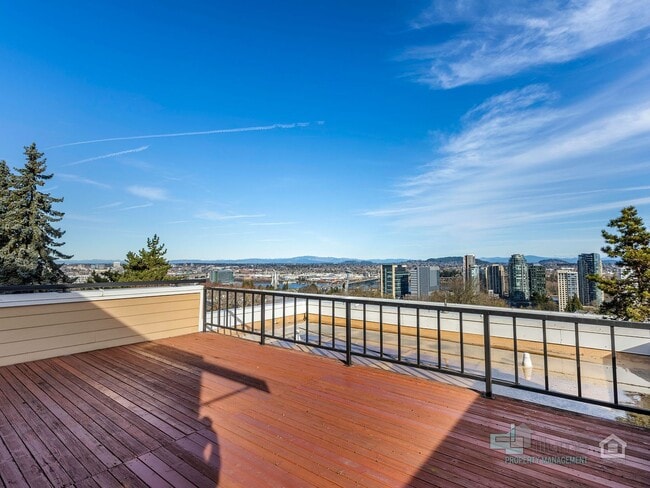 Building Photo - 1-Month Rent Free! Condo Near OHSU with Huge Deck, Stunning Views and Parking