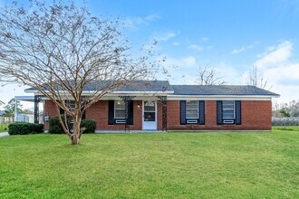 Building Photo - Charming Brick Ranch in Augusta, GA
