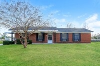 Building Photo - Charming Brick Ranch in Augusta, GA