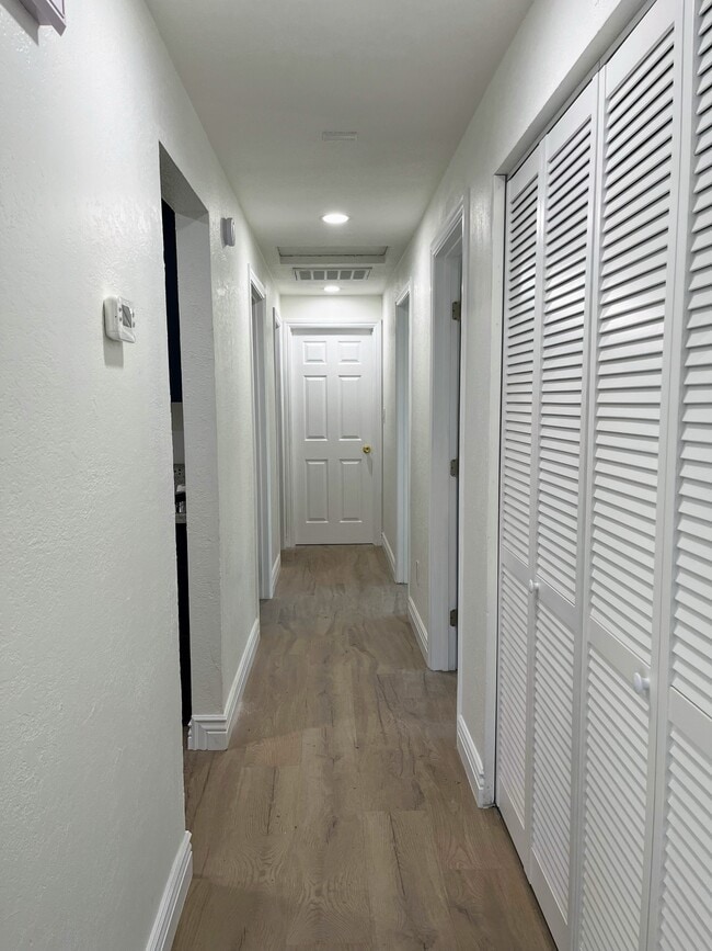 Building Photo - 12181 Mt Anderson St