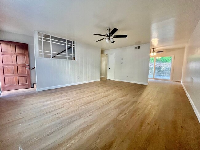 Building Photo - 3840-3842 Dove