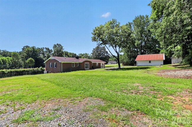 Building Photo - 6901 Ridge Ln Rd