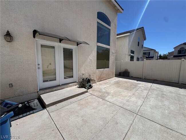 Building Photo - 1521 Tillman Falls Ave