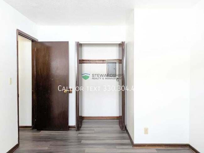 Building Photo - 285 Villa St