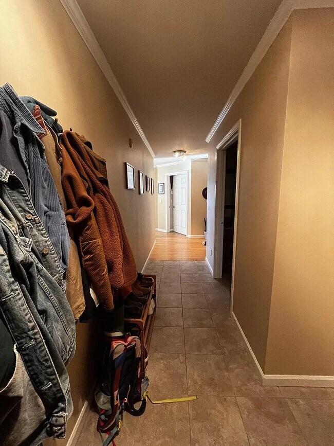 Entryway - 1125 E Olive St