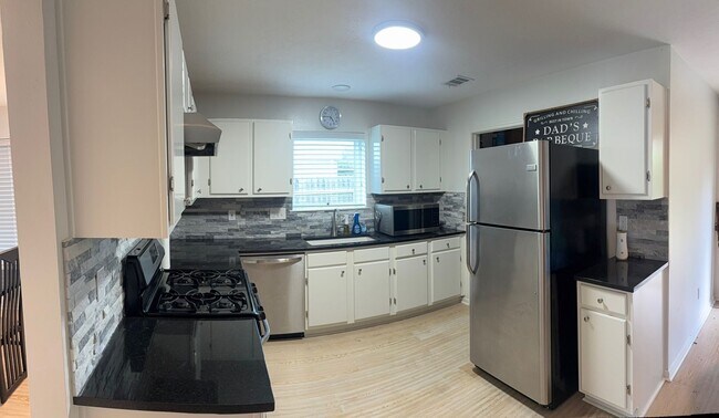 Building Photo - 2722 Springstone Dr