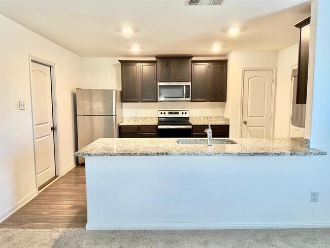 Building Photo - 509 Riverdale Dr