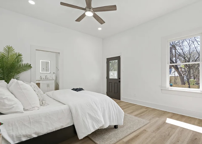 Building Photo - 506 E Evergreen St