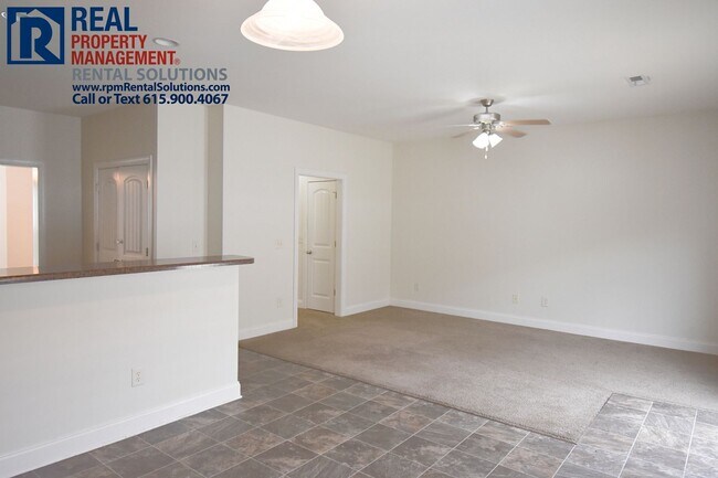 Building Photo - LARGE 2bd 2.5ba townhome, 2 car carport, washer/dryer included!