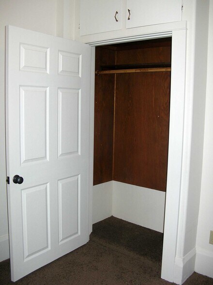 Closet - 118 N Michigan Ave