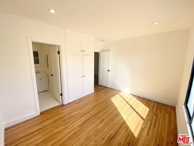 Building Photo - 7956 Norton Ave