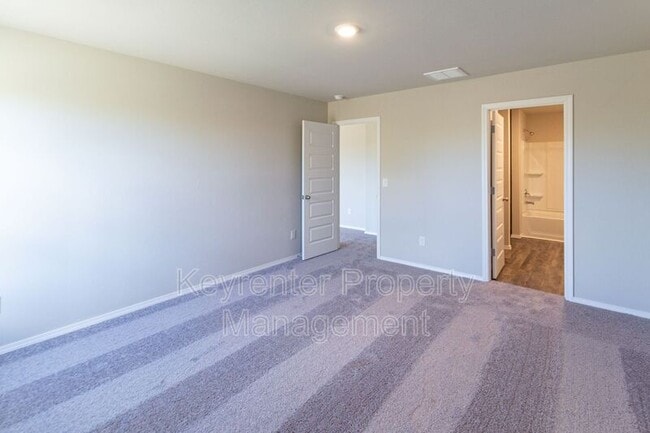 Building Photo - 755 Foxtail Dr