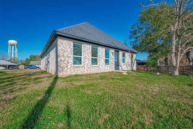 Building Photo - 3635 Needville Ave