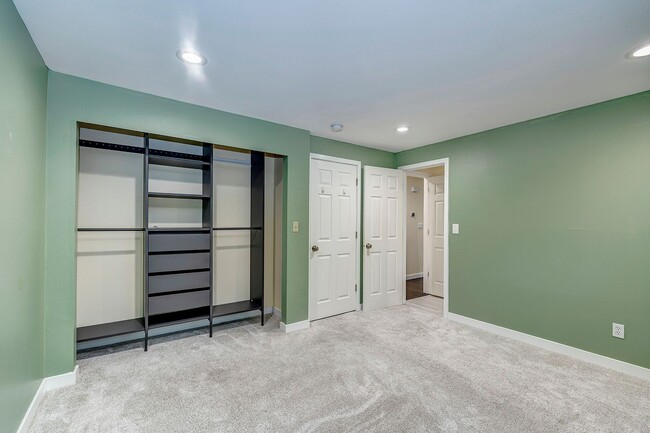 Building Photo - 7704 135th Place NE