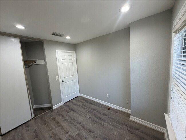 Building Photo - 2810 Grants Lake Blvd