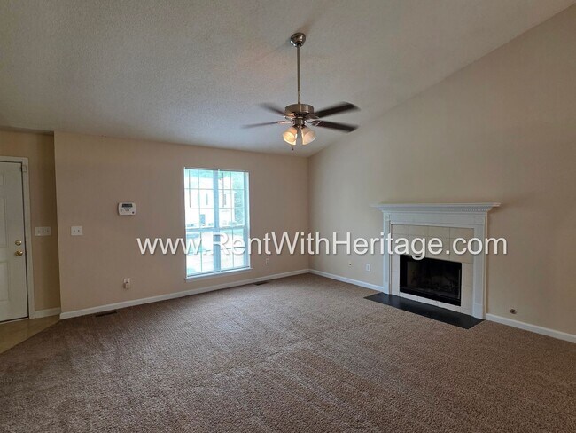 Building Photo - 6322 Hillview Ln