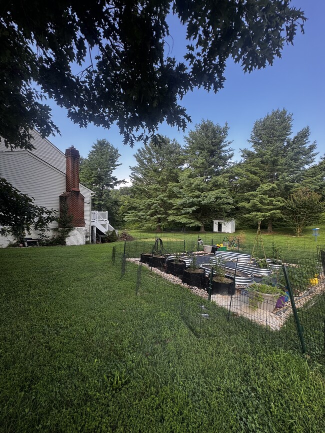 Building Photo - 9191 Victoria Dr