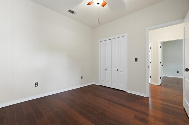 Building Photo - 116 Baywind Dr