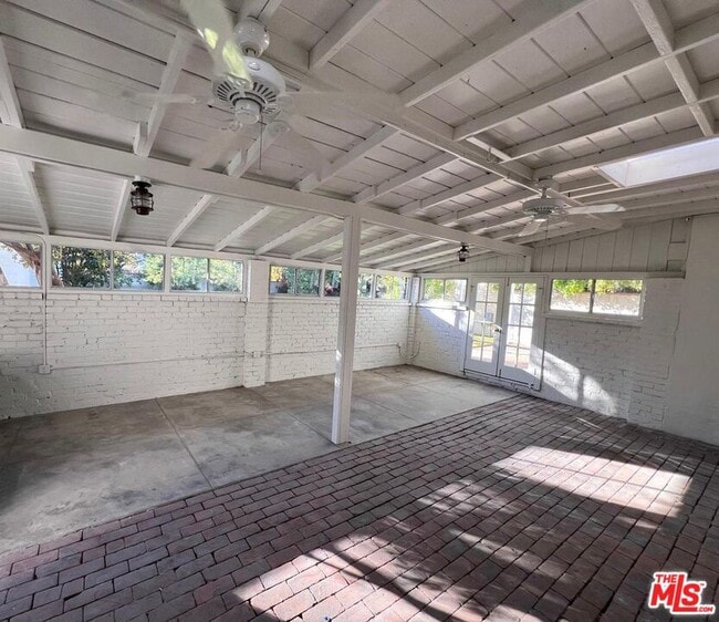 Building Photo - 5419 Gentry Ave