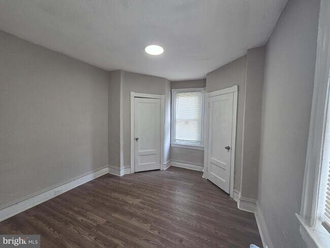 Building Photo - 4829 N 10th St