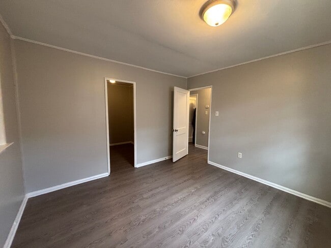 Building Photo - 837 Carrolton Rd