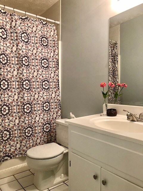 Bathroom - 120 Wellington Ct