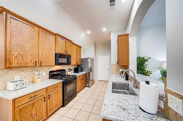 Building Photo - 1700 Sparrow Ln