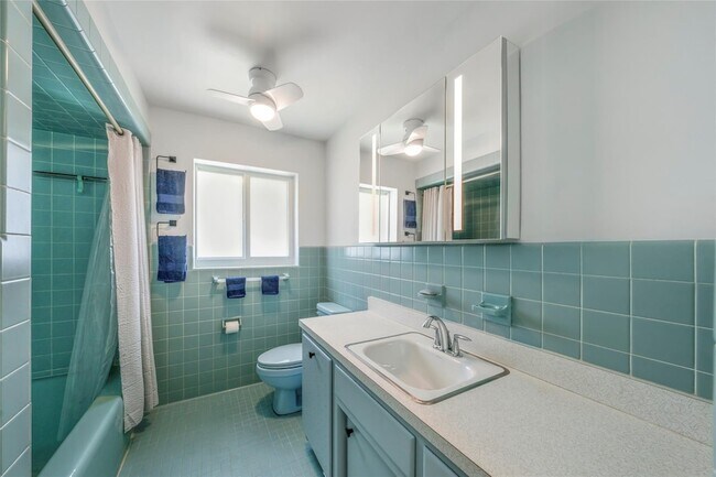 Building Photo - 3140 Calle Largo Dr