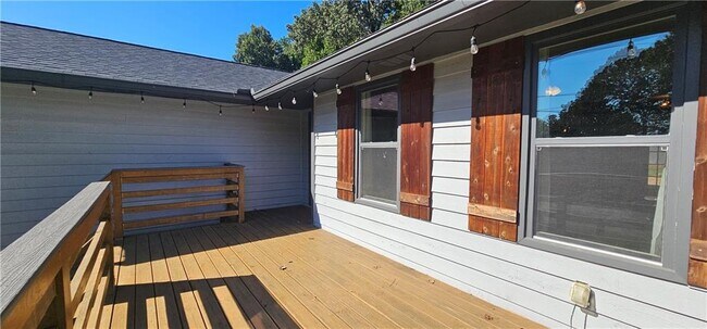 Building Photo - 700 Pepperwood Trail