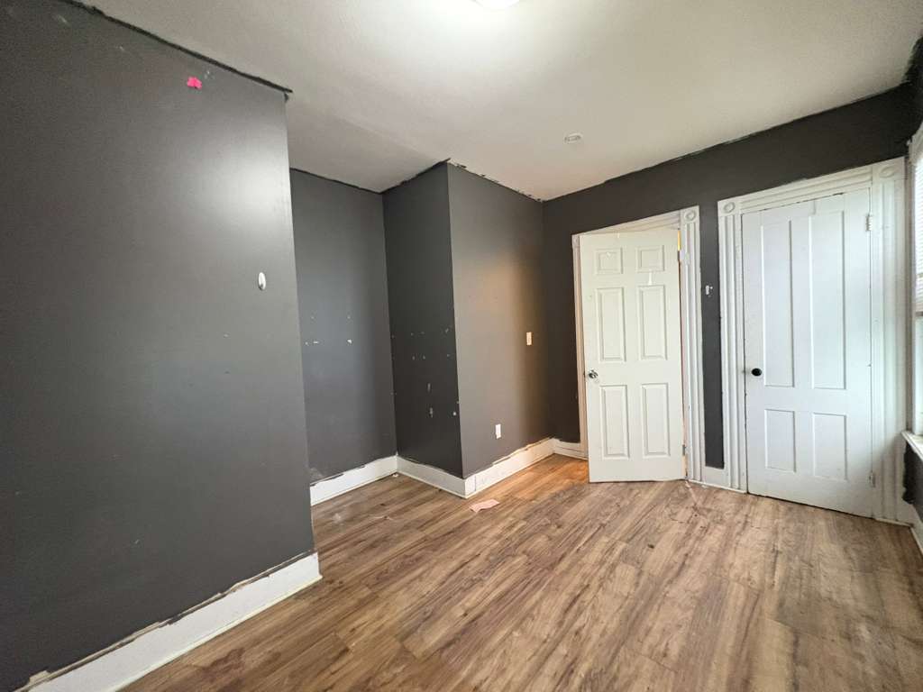 Building Photo - 253 W Ivy St